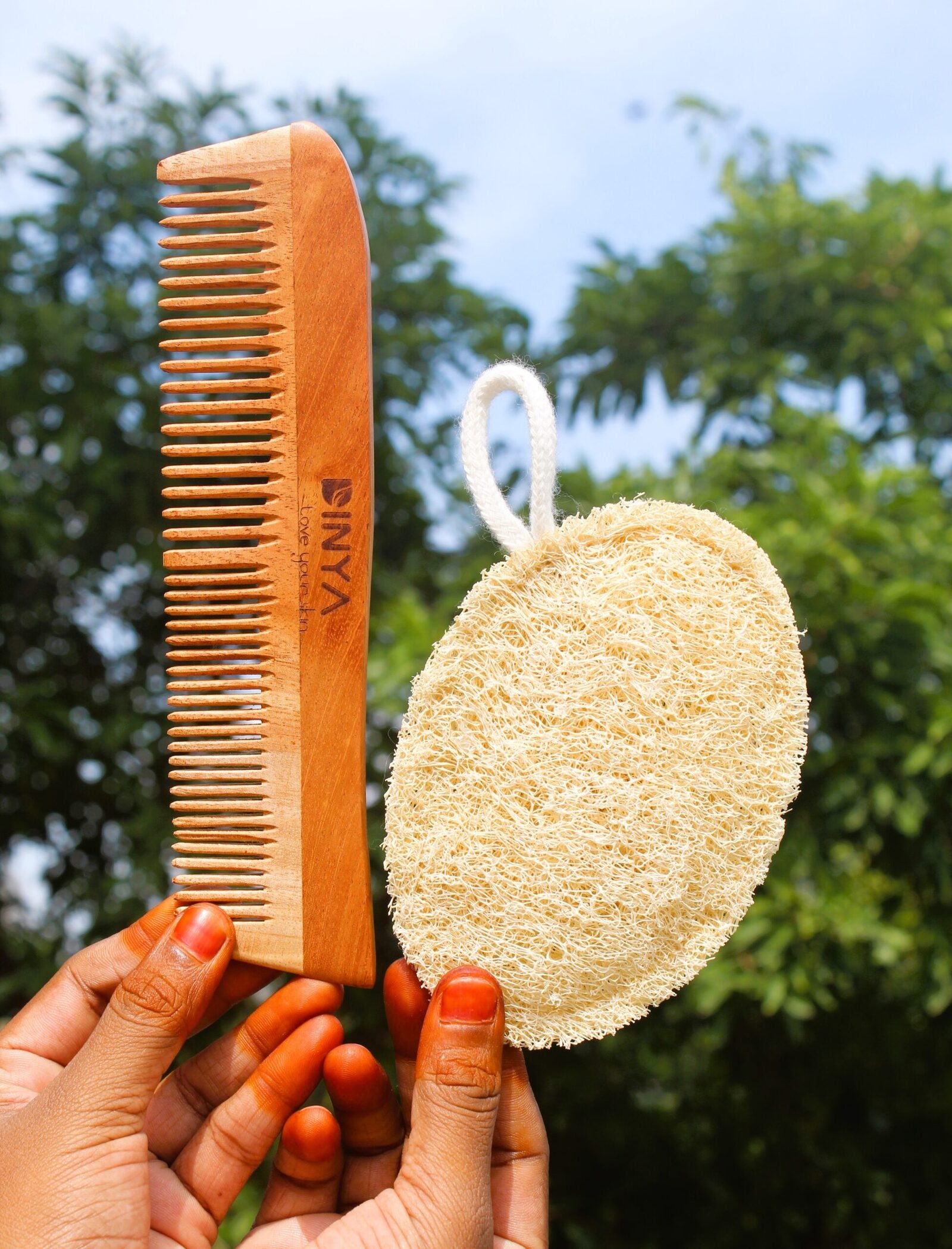 Dinya s curve neem comb loofah set