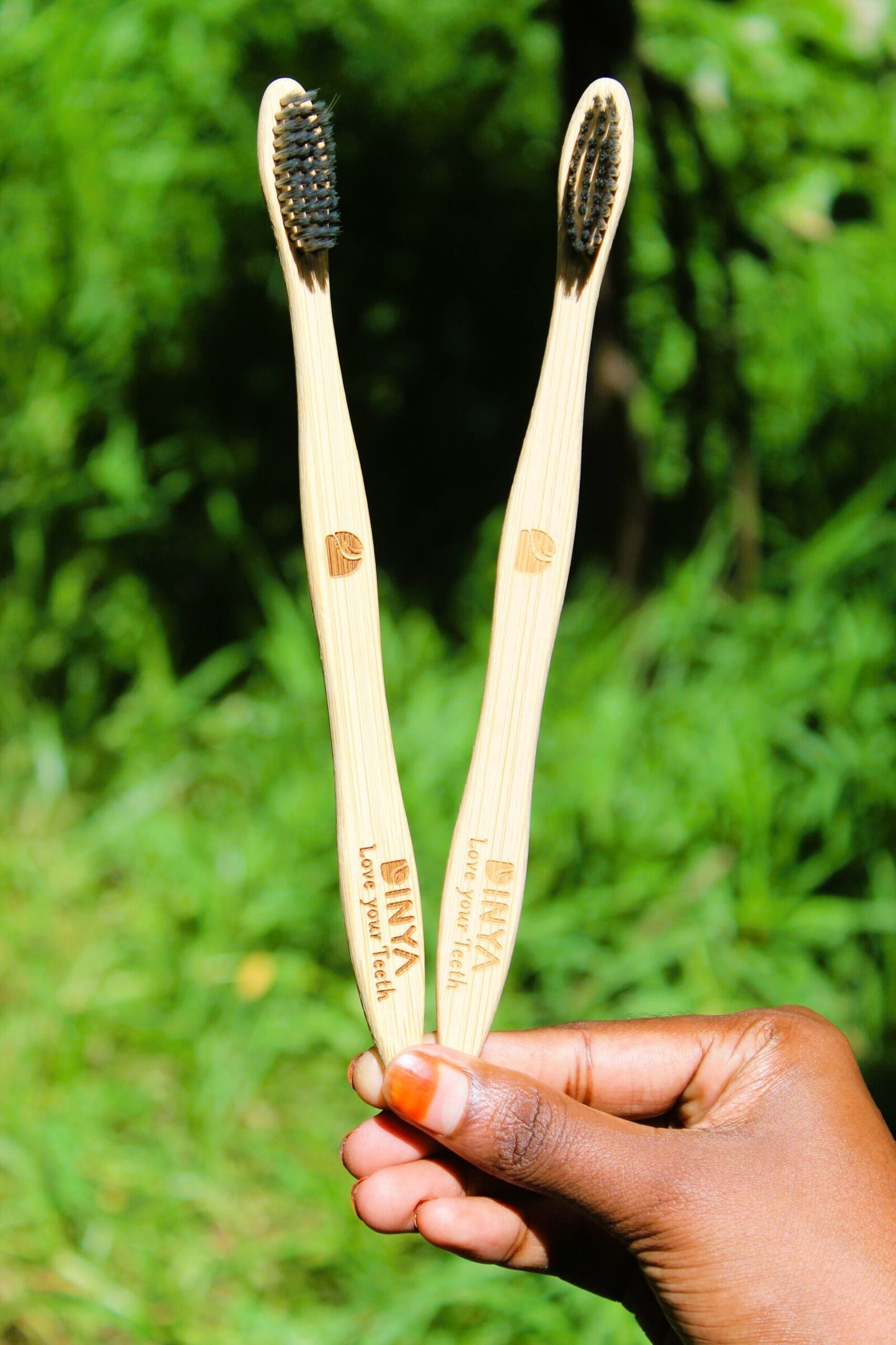 Dinya black toothbrush